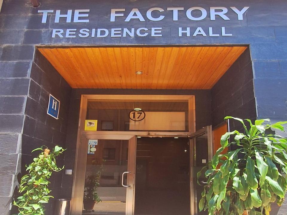 The Factory Residence Hall Segovia Bagian luar foto