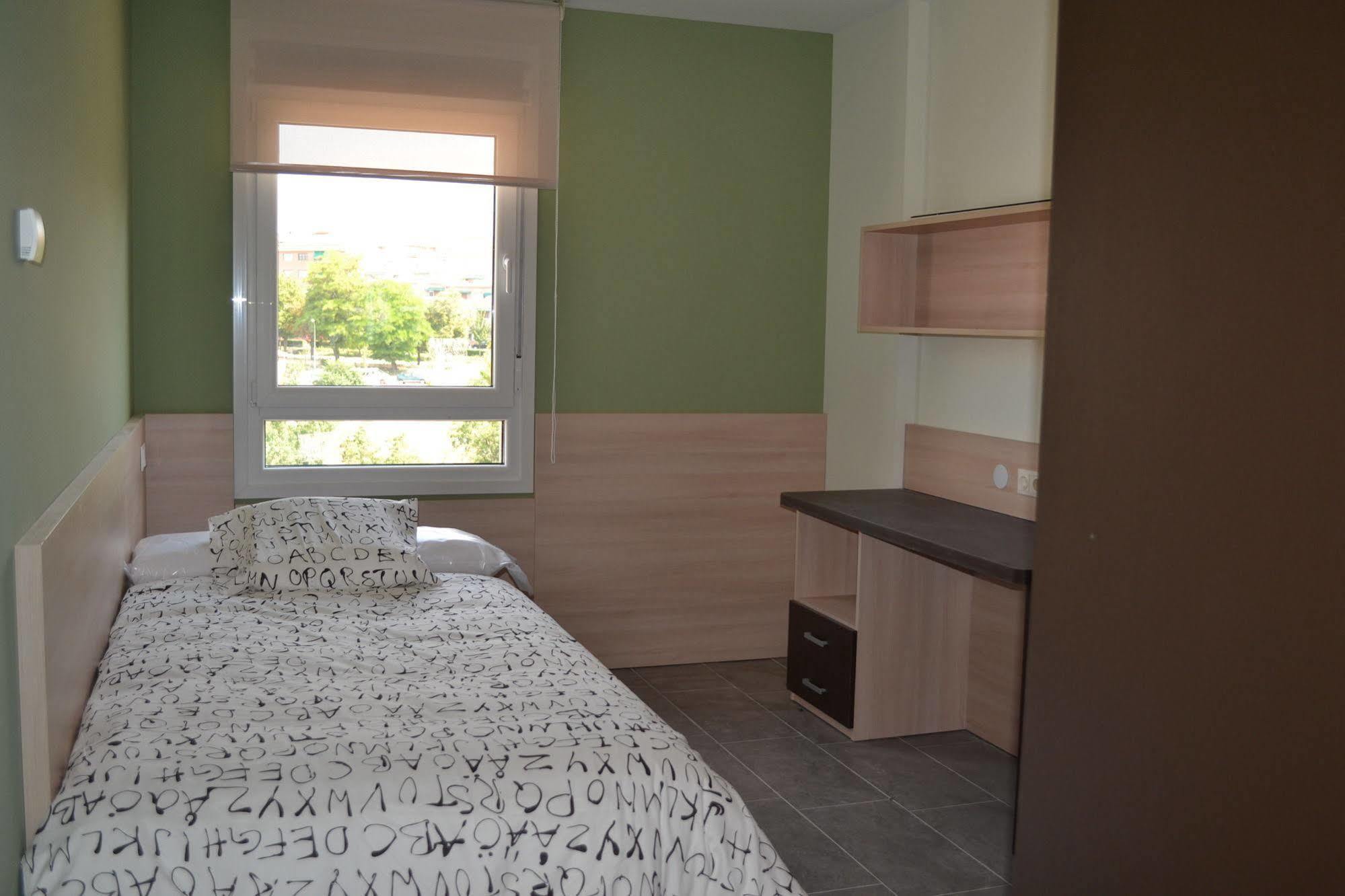 The Factory Residence Hall Segovia Bagian luar foto