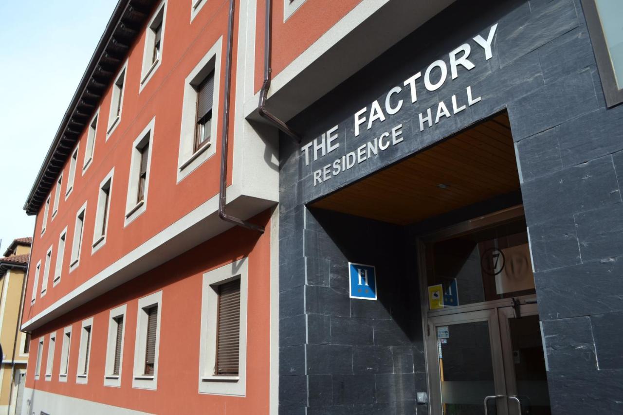 The Factory Residence Hall Segovia Bagian luar foto